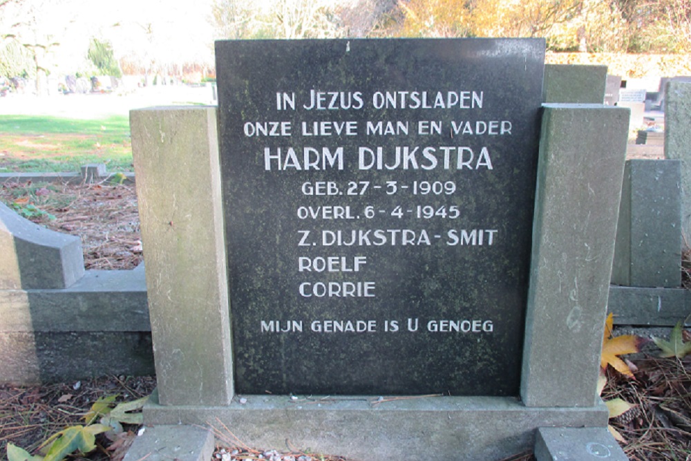 Dutch War Grave Municipal Cemetry Nieuw-Weerdinge