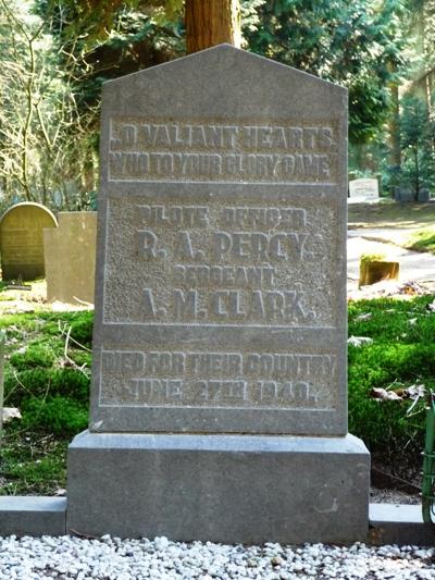 Commonwealth War Graves Communal Cemetery Zeist #3