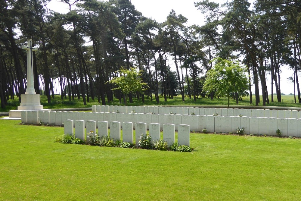 Commonwealth War Cemetery Givenchy Road #2