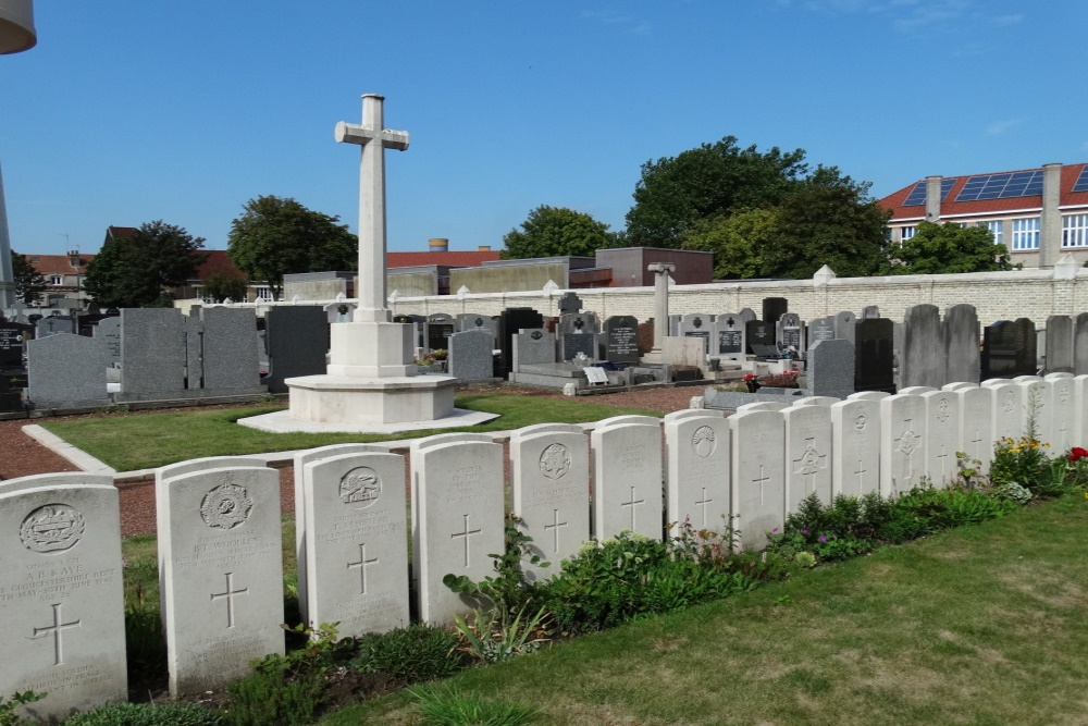 Oorlogsgraven van het Gemenebest Gemeentelijke Begraafplaats Malo-les-Bains #1