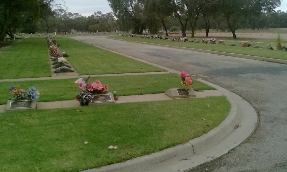 Commonwealth War Graves Barham Civil Cemetery