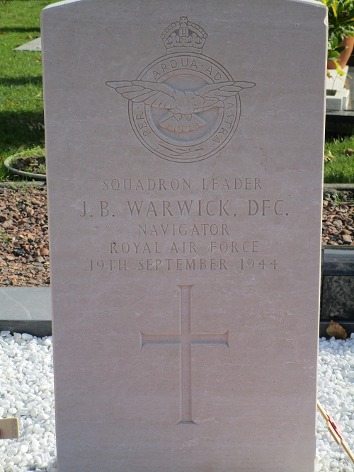 Commonwealth War Graves General Cemetery Steenbergen #2