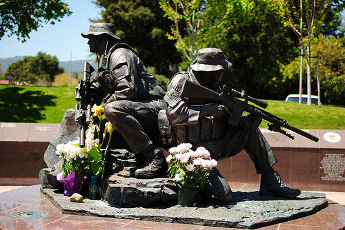 Memorial The Guardians