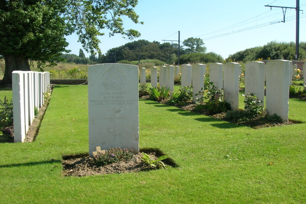 Commonwealth War Cemetery Larch Wood (Railway Cutting) #4