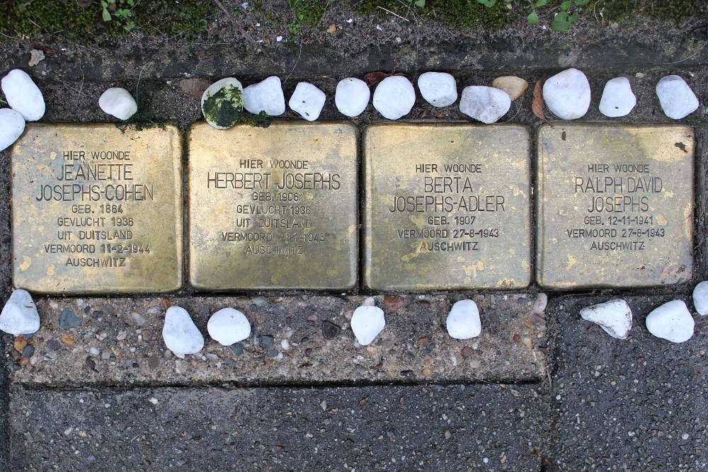 Stolpersteine Dokter Welfferweg 4 (was Kerkdijk 139)