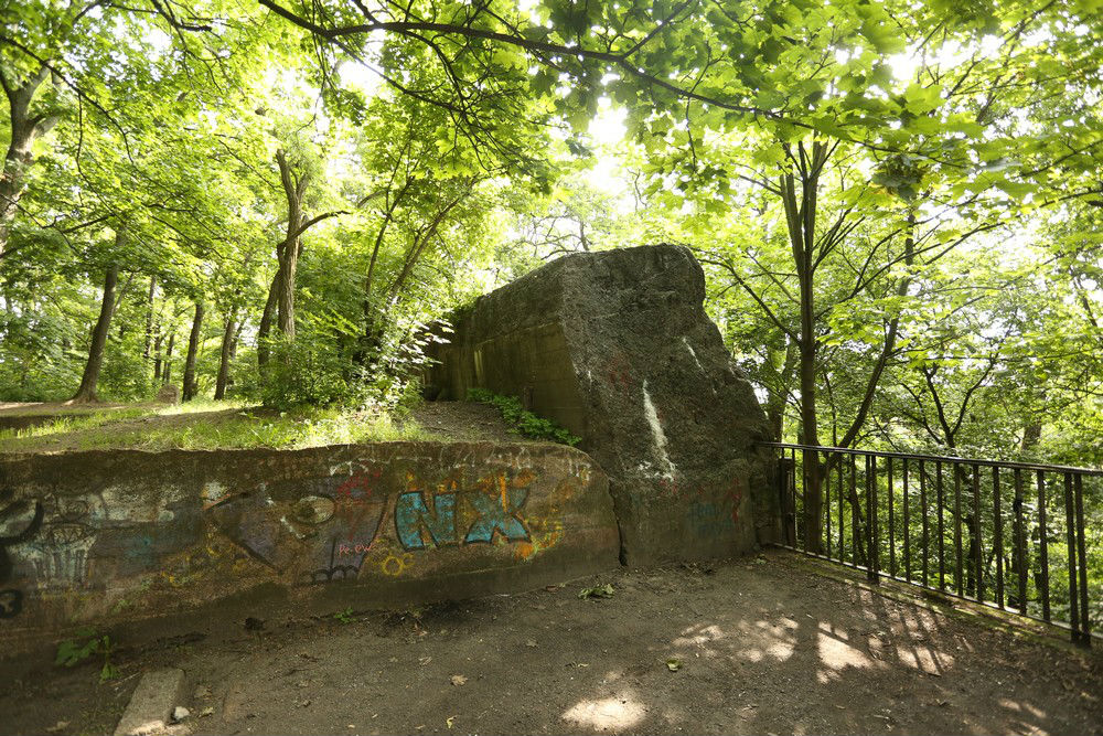 Flakturm III L-Tower Humboldthain (Flak tower)