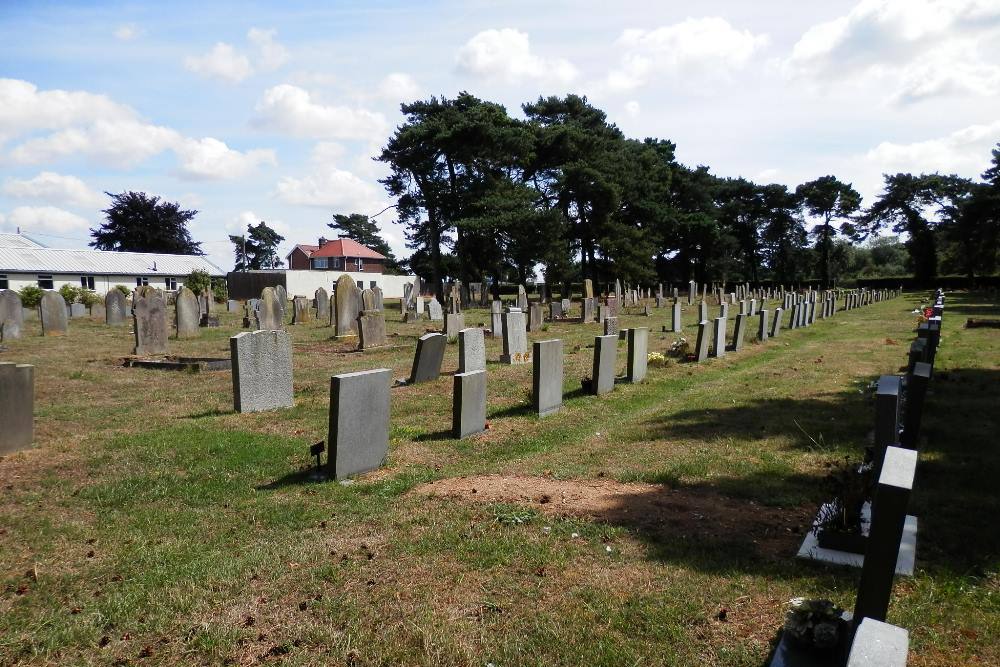 Commonwealth War Graves St. Andrew Churchyard Extension #1