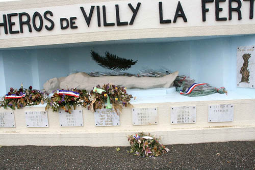 Monument Verdedigers Fort Villy-La-Fert #2