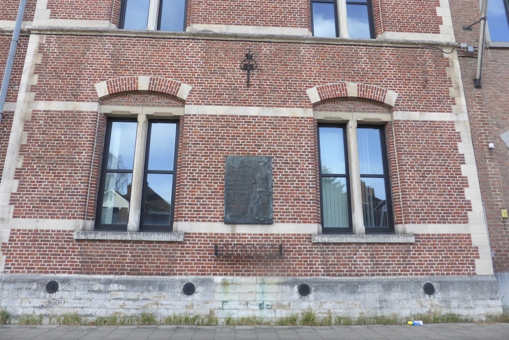 Gedenkteken Rijkswachtkazerne Dendermonde #1