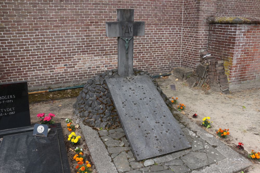 Graves Dutch Civilian Casualties Roman Catholic Cemetery Oosteind