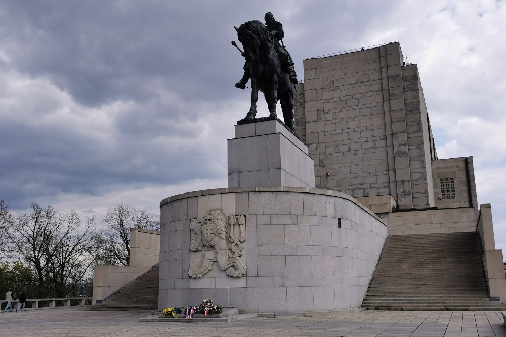 Nationaal Monument op Vtkov-heuvel #1