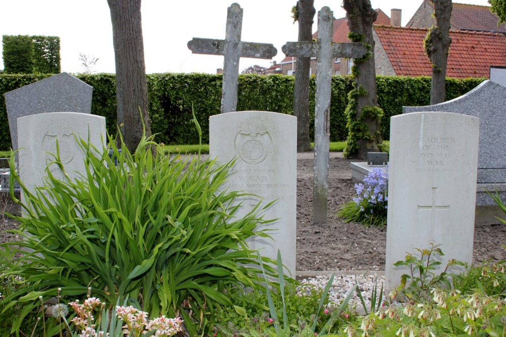 Commonwealth War Graves Wulveringem #5
