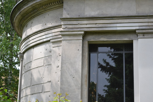Kogelinslagen Grafmonumenten Dorotheenstädtischer Friedhof #3