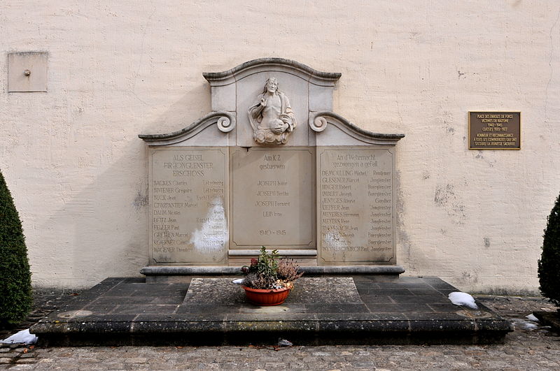 Oorlogsmonument Junglinster #1