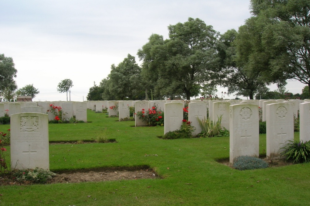 Commonwealth War Cemetery Perth (China Wall) #4