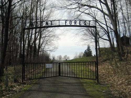 Oorlogsgraven van het Gemenebest Mount Forest Cemetery
