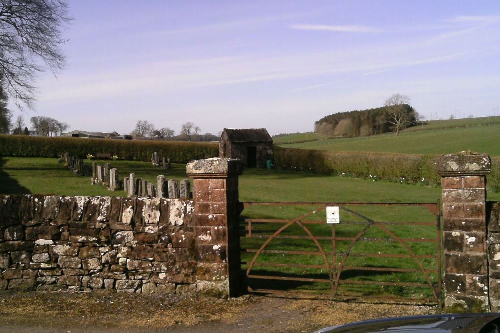 Commonwealth War Graves St. Mungo Old Parish Churchyard