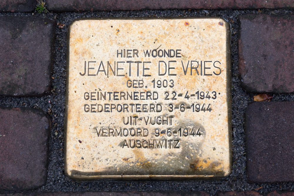 Stolperstein Domineesteeg 4