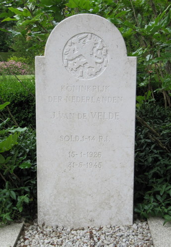 Dutch war Graves Axel #6