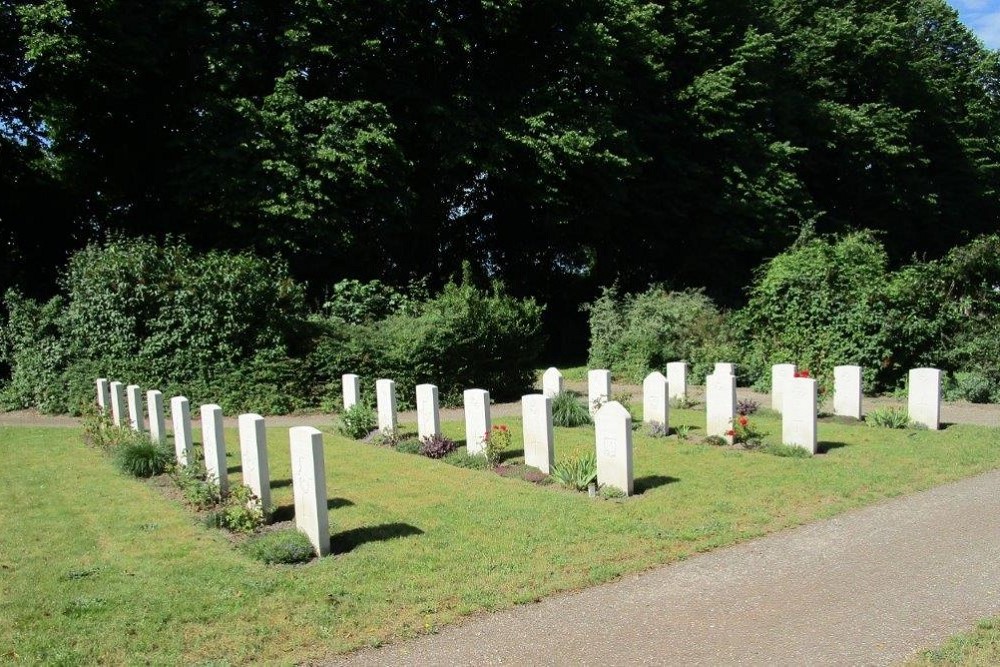 Commonwealth War Graves General Cemetery Lemmer #1