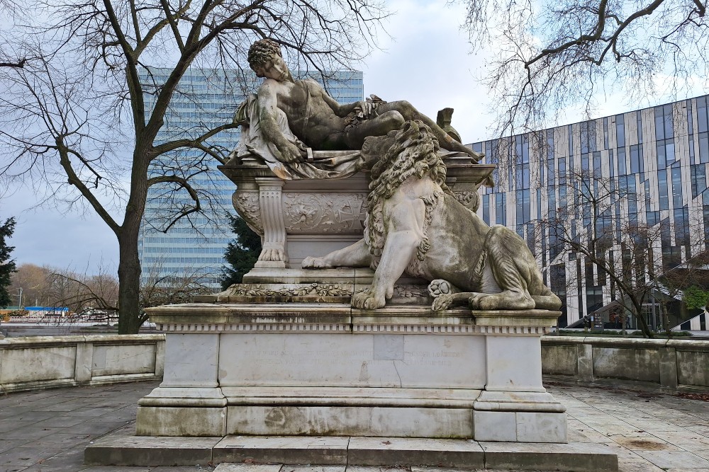 Oorlogsmonument Düsseldorf