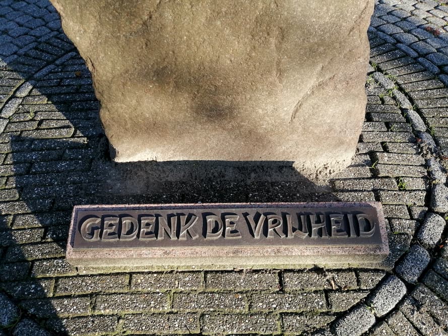 Vrijheidsmonument Dirksland #2