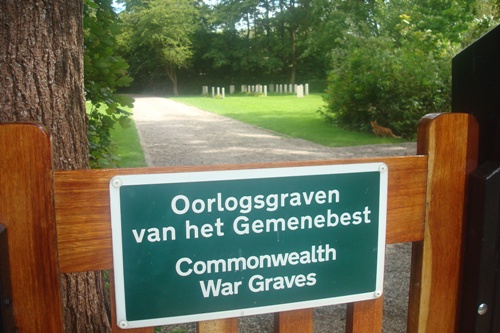 Commonwealth War Graves West-Terschelling #2