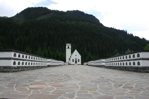 Italiaanse Oorlogsbegraafplaats Pian di Salesei #3