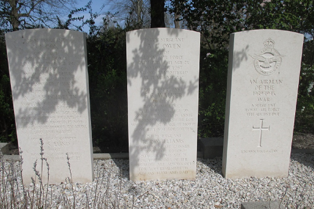 Commonwealth War Graves North Cemetery Leeuwarden #2