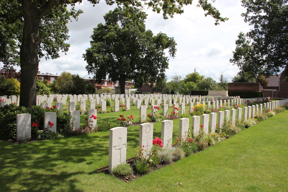 Commonwealth War Cemetery Poperinghe New #4