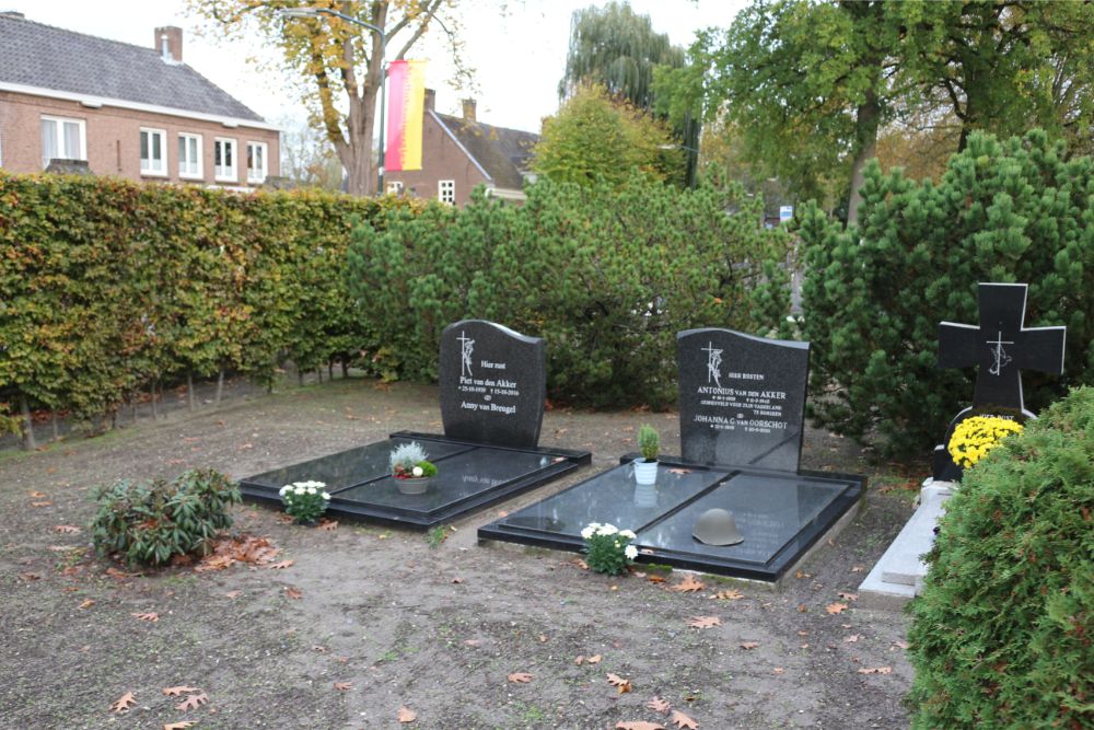 Dutch War Grave Roman Catholic Cemetery Gemonde #1