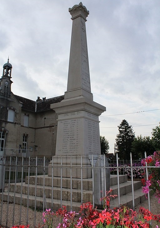 Oorlogsmonument Chapelle-Voland #1