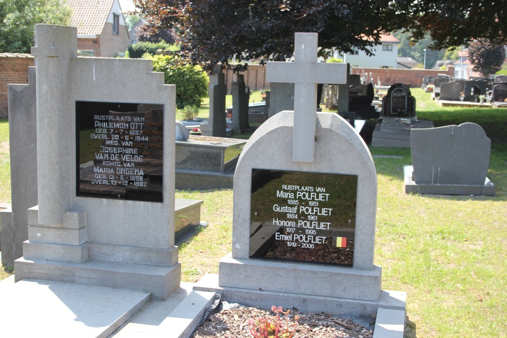 Belgian Graves Veterans Eksaarde #1