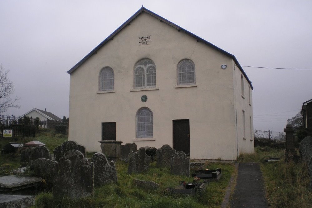 Commonwealth War Graves Hengoed Welsh Baptist Chapelyard