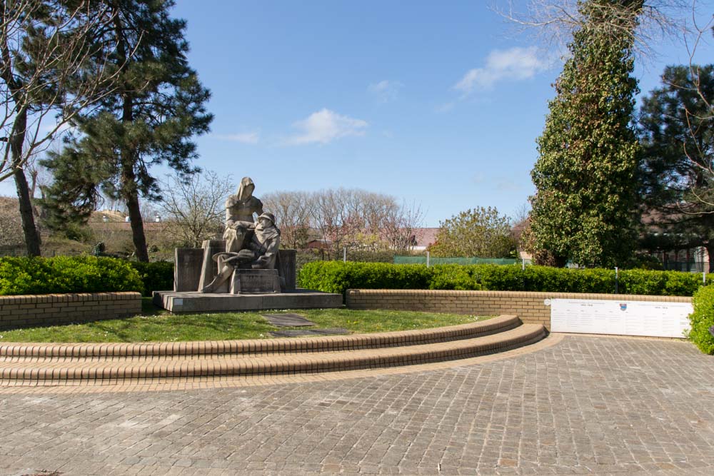 Oorlogsmonument Oostduinkerke #5