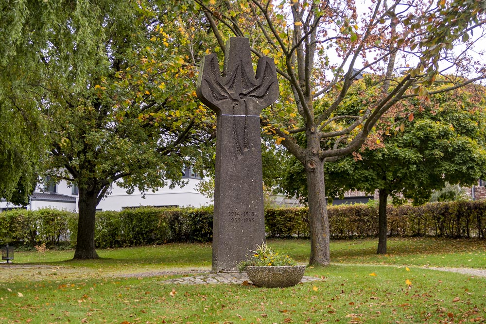 War Memorial Boich #1