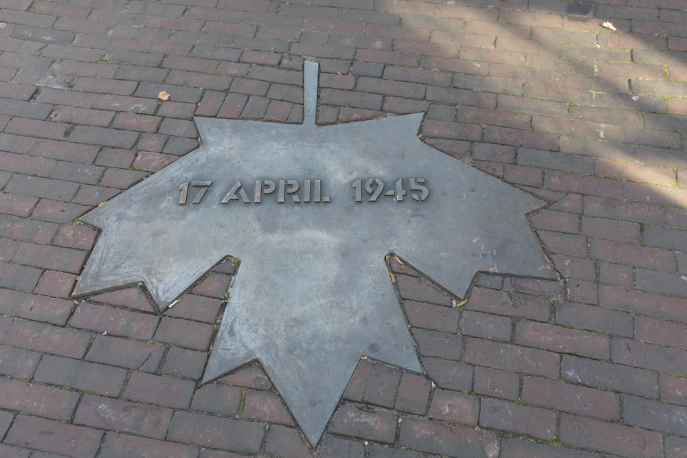 Monumenten Bevrijdingsplein Ede #4