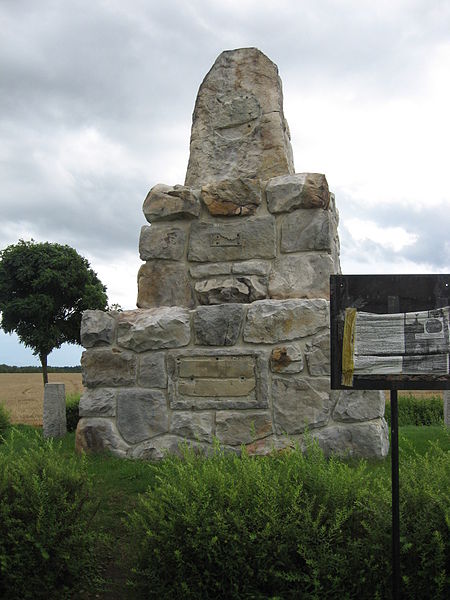 Monument 100e Verjaardag Troepenbijeenkomst