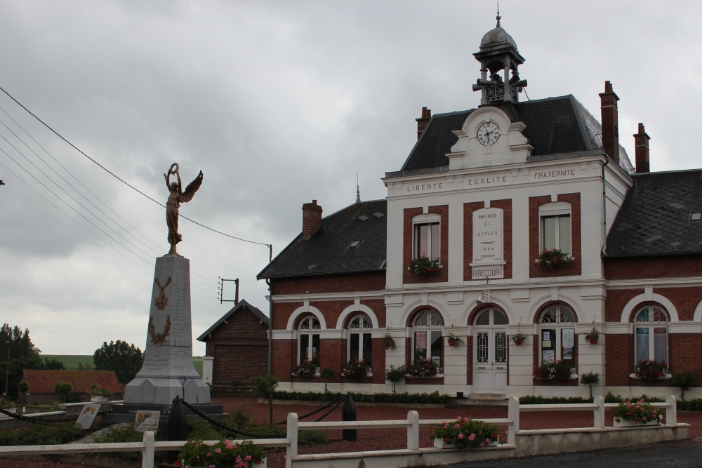 Oorlogsmonument Ribécourt-la-Tour #1