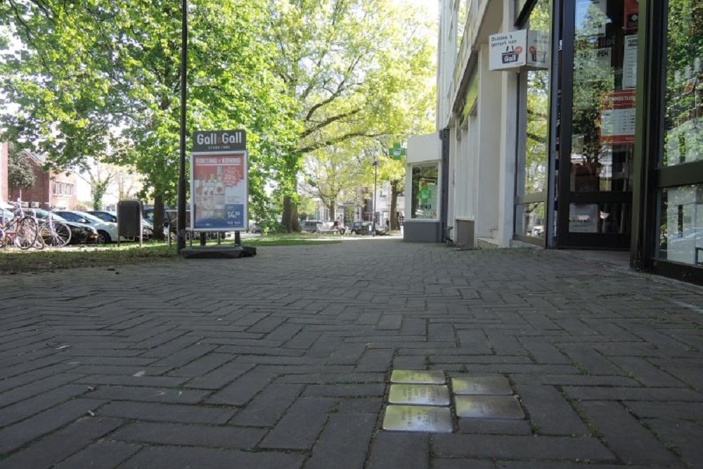 Stolpersteine Van Lawick van Pabtstraat 107 #2