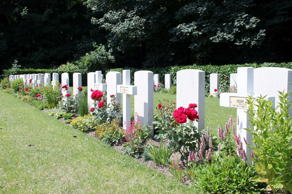 French War Graves Communal Cemetery De Panne