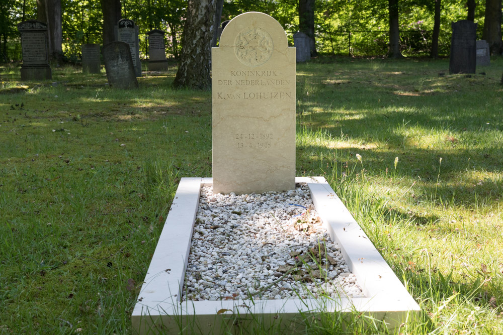 Dutch War Graves Heerde Old General Cemetery #1