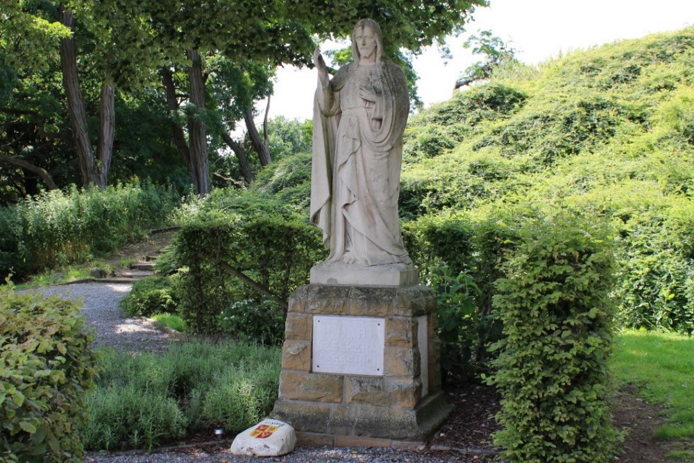 War Memorial - Holy Heart Statue Kessenich #2