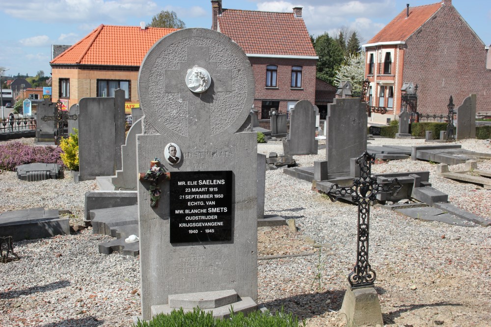 Belgian Graves Veterans Strijpen Churchyard #2