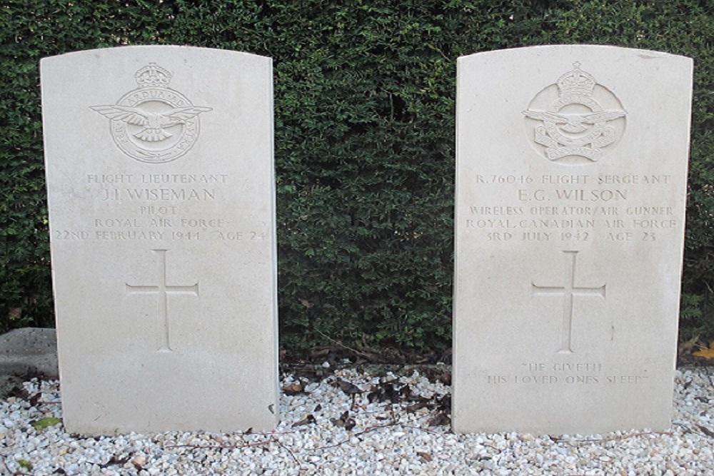 Commonwealth War Graves Municipal Cemetery Westernieland #2