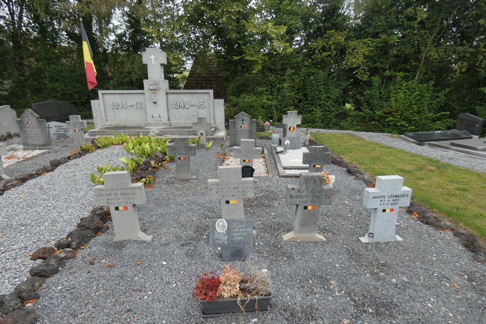 Belgian War Graves Remersdaal #3