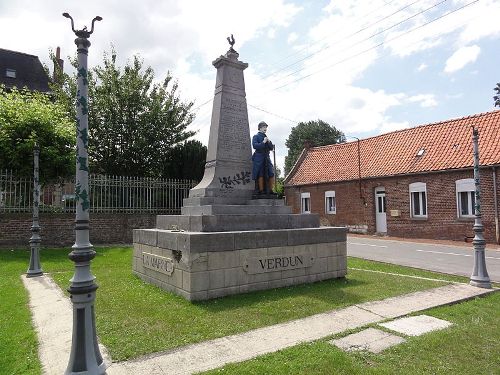 Oorlogsmonument Montrécourt #1