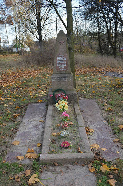 Mass Grave Soviet Soldiers Horshchyk #1