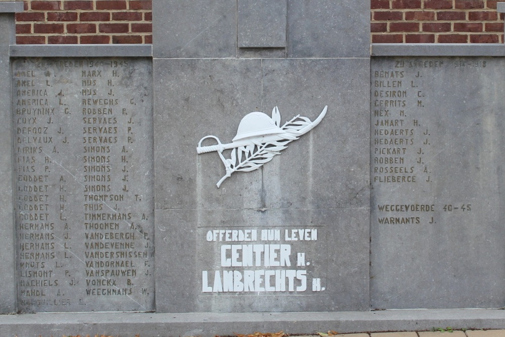 War Memorial Guigoven #2