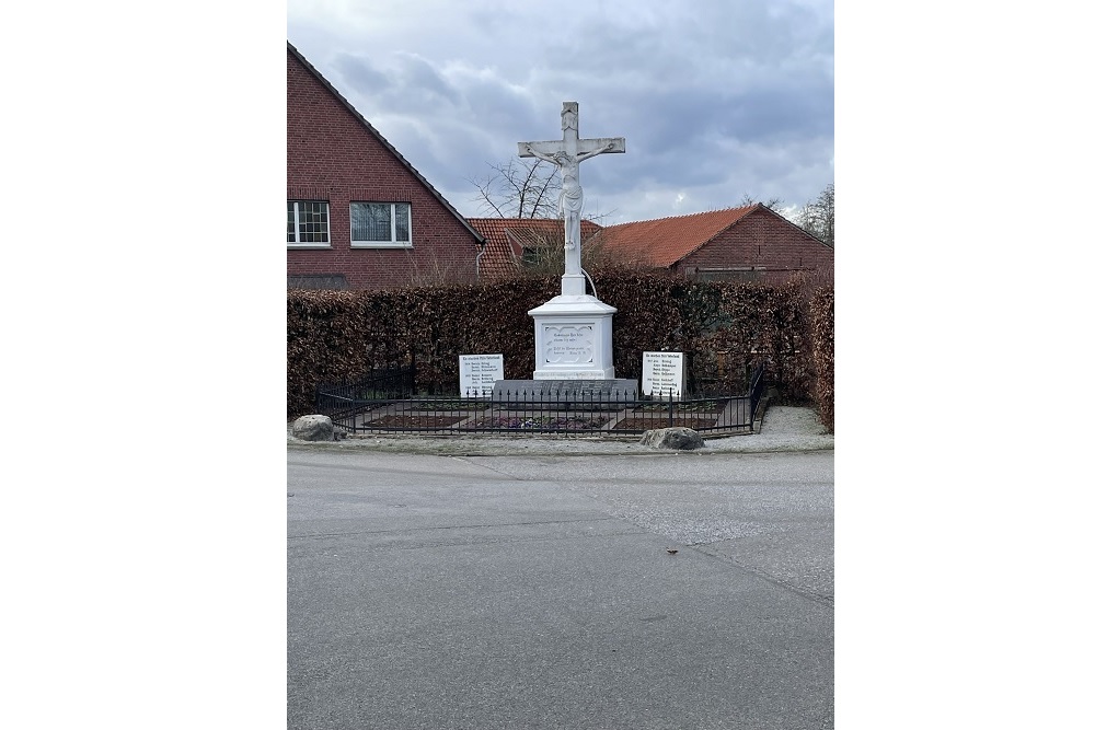 War Memorial Hülsten #1